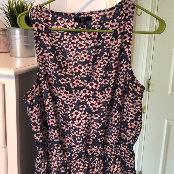 Dress - Picture 4 of 4